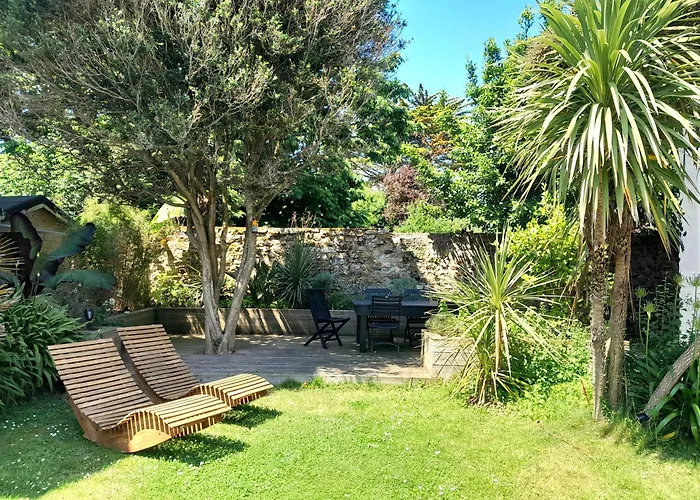 Peninsular House